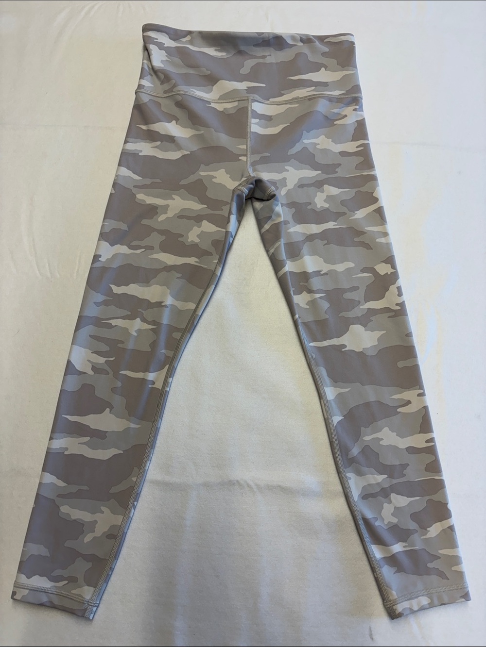 Athleta Women’s Elation 7/8  Taupe & Cream Camo High-Rise Tight Sz S